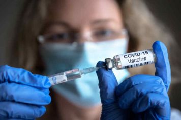 Risco de óbito por Covid-19 é quase 9 vezes menor entre pessoas com esquema vacinal completo, aponta estudo